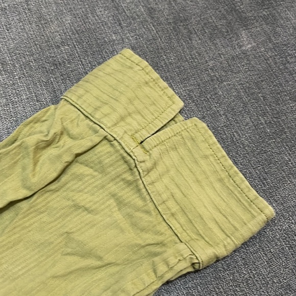 Christopher & Banks avocado, green, zip up top three-quarter sleeves  Med 24-142 - Picture 10 of 11